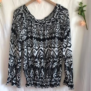 Long ruffled sleeve shirt